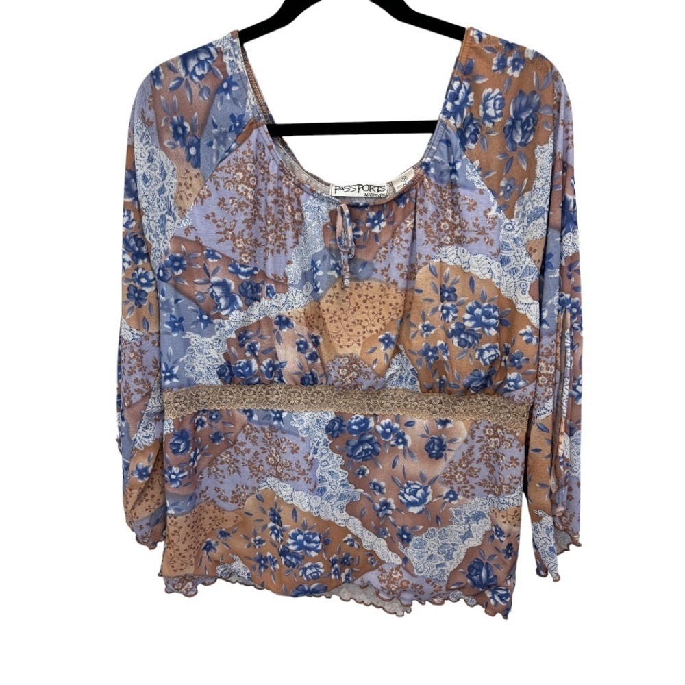 Passports Woman Bell Sleeve Lace Embellished Stretch Knit Floral Top Size 1X